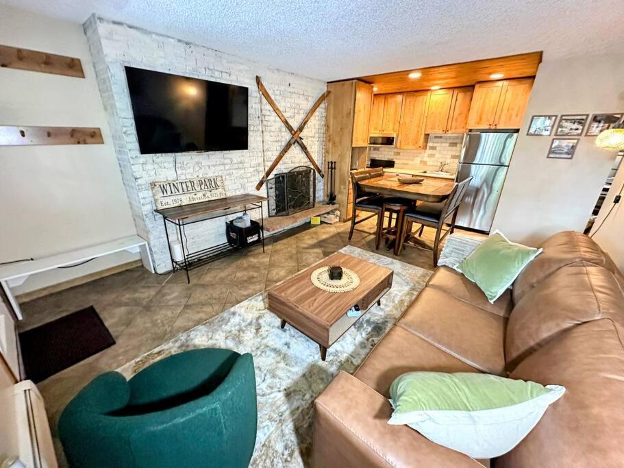 Winter Haus, Winter Park 2 Bedrooms Corner Unit W Outdoor Patio Walking Distance To The Center Of Town Exterior photo